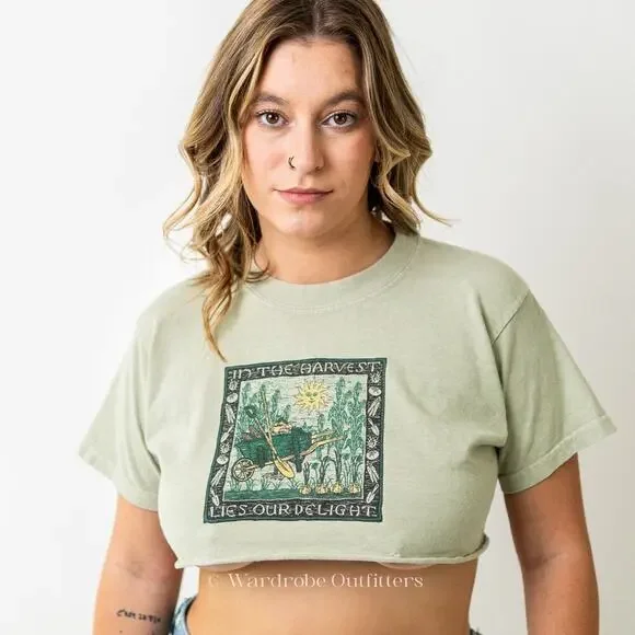 Cottagcore x Fairycore Cropped Tee Shirt - Picture 6 of 9